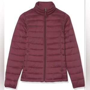 Amazon Essentials Women's Lightweight Long-Sleeve Water-Resistant Puffer Jacket